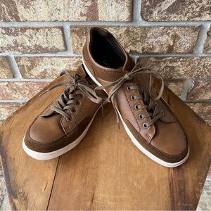 Calvin Klein Sneaker Mens Size 8 1/2 Suede Trim Beautiful Condition!